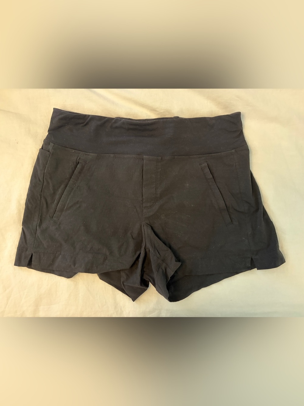 Athleta | Trekkie North Shorts, size 8